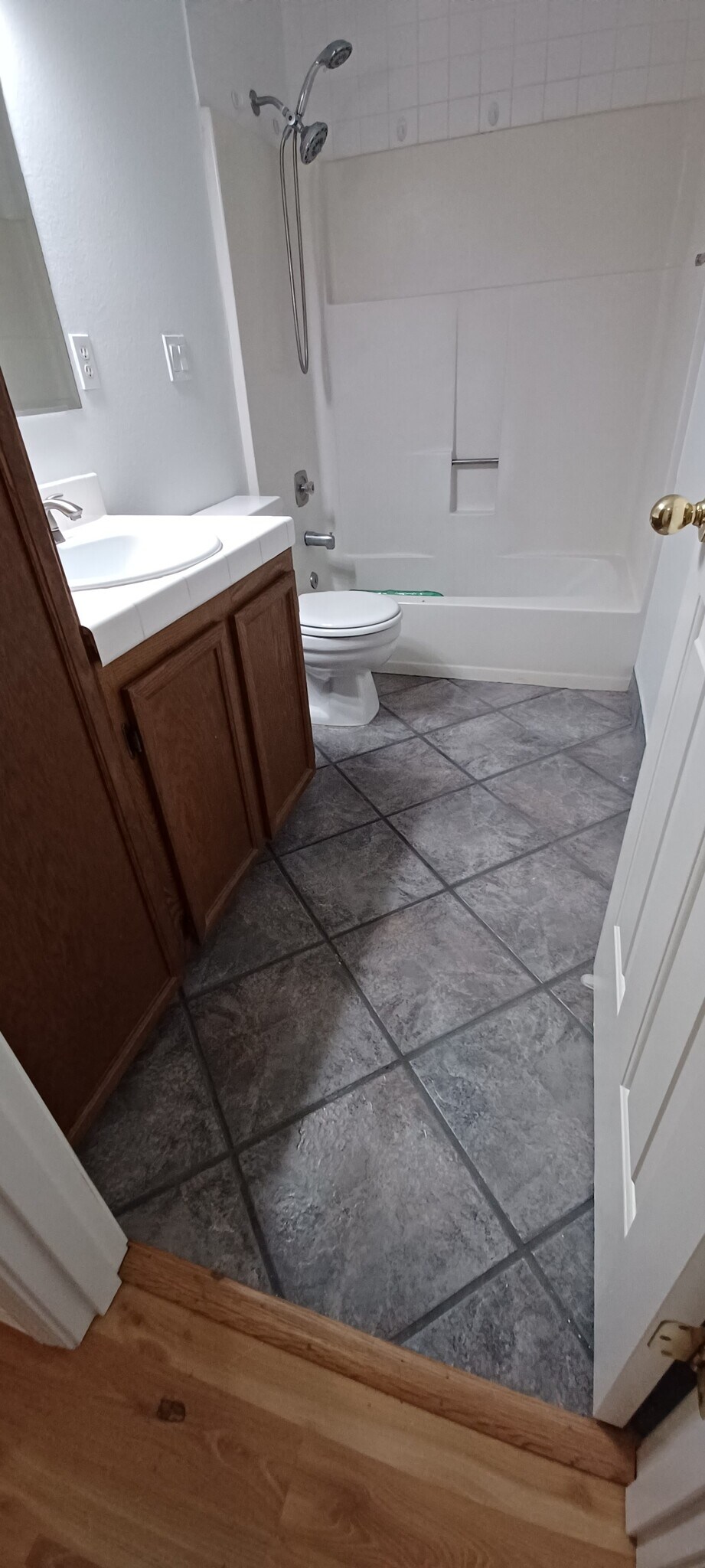 Main bath - 29640 SW Volley St
