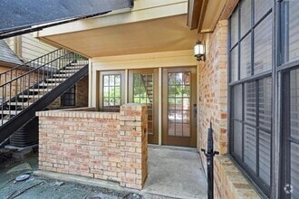 Building Photo - 16800 Sugar Pine Dr