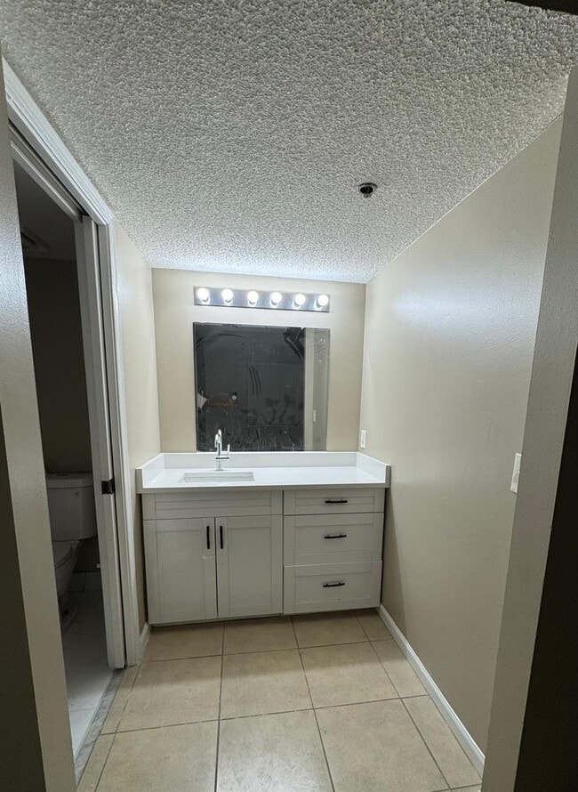 Building Photo - 5590 NW 61st St