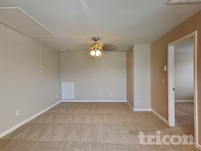 Building Photo - 6941 Sunny Parks Dr