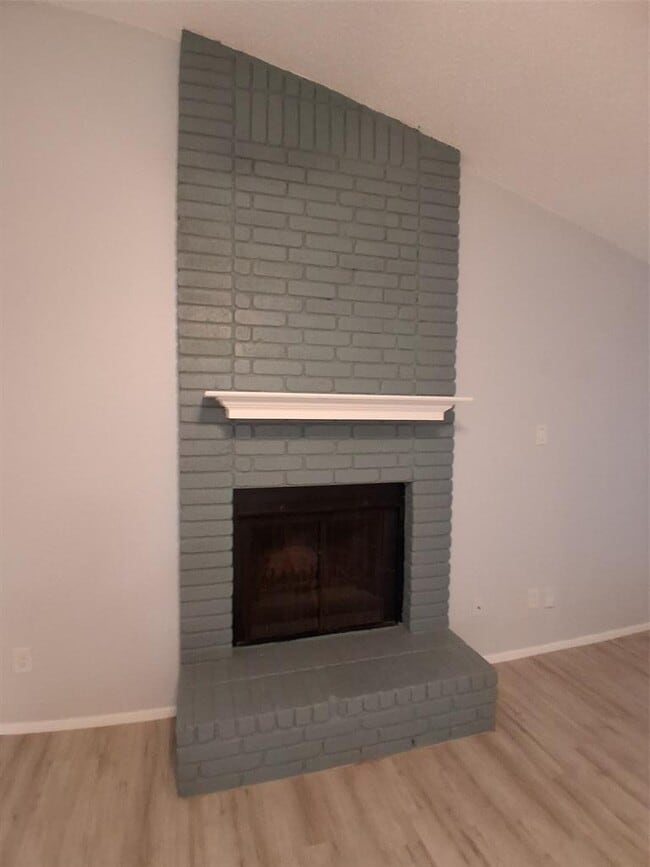 Building Photo - 618 Rollingway Dr