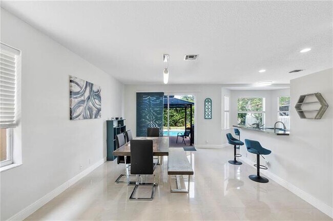 Building Photo - 5228 NW 112th Terrace