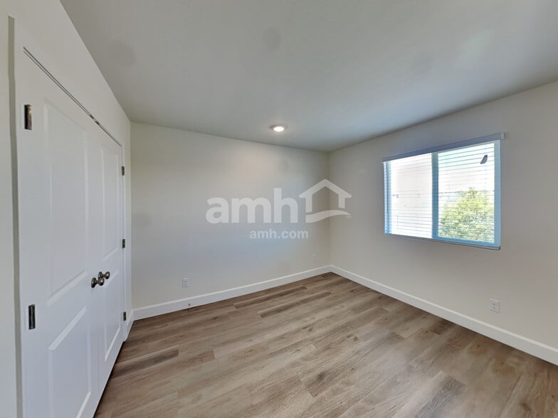 Building Photo - 8864 Dwarf Chin Ave