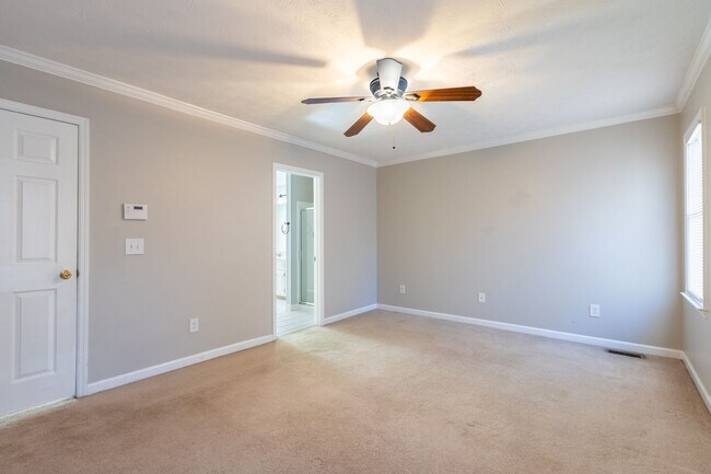 Building Photo - Primrose Walk