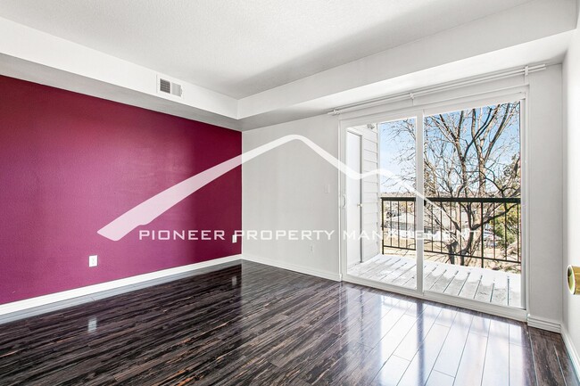 Building Photo - Cozy Condo with Balcony and Washer/Dryer