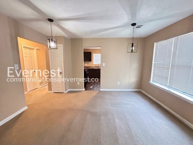 Building Photo - 6607 Ivy Log Dr SW