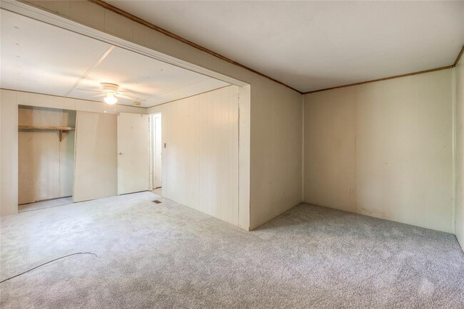 Building Photo - 330 Oak Tree Dr