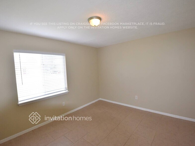 Building Photo - 3196 Sky St