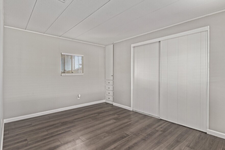 Building Photo - 303 S Recker Rd