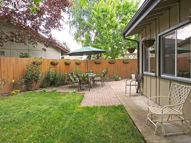 Building Photo - Sought After Bethel Neighborhood