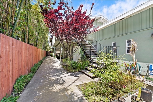 Building Photo - 329 Orizaba Ave