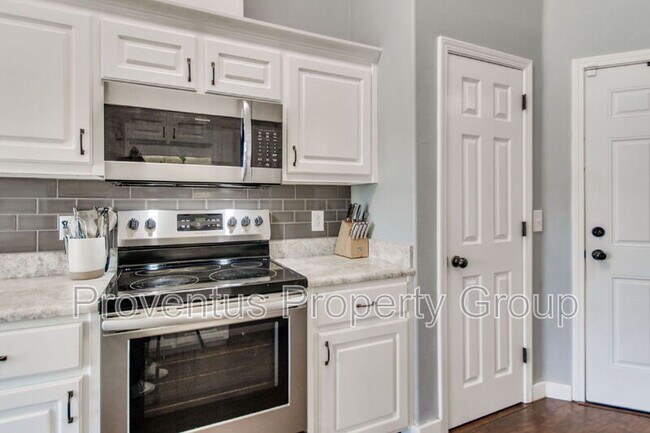 Building Photo - 3661 London Rd