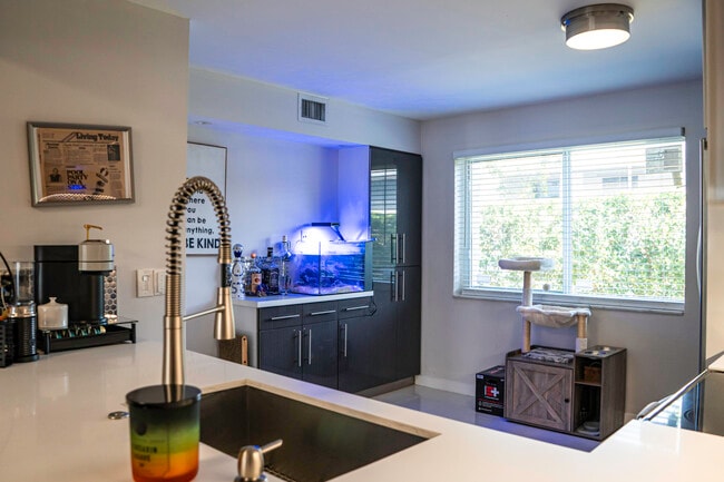 Building Photo - 55 SE 14th St