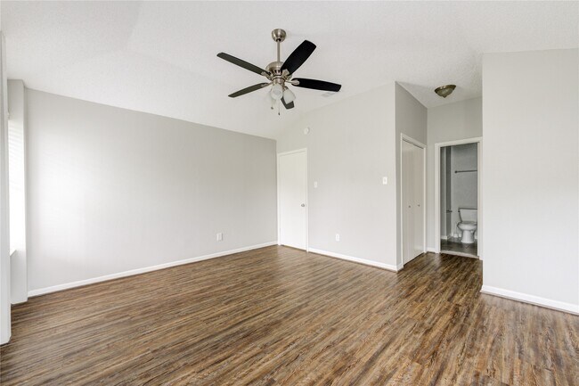 Building Photo - 1206 Park Ln