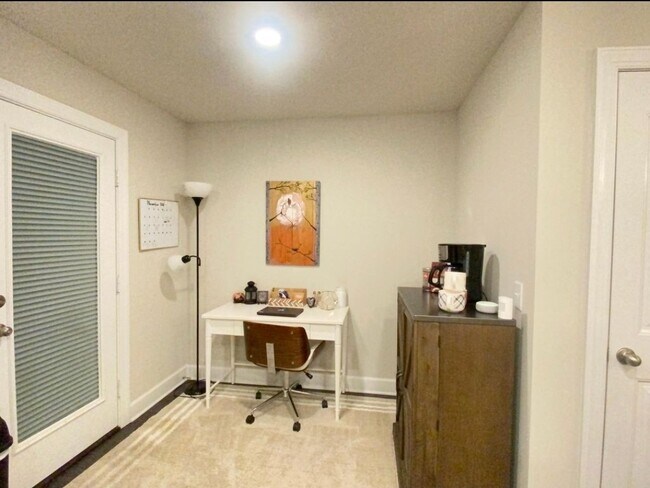 Building Photo - 1116 Lilly Valley Way