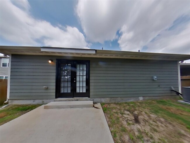 Building Photo - 23091 Bellini Dr