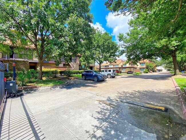 Building Photo - 5757 E University Blvd