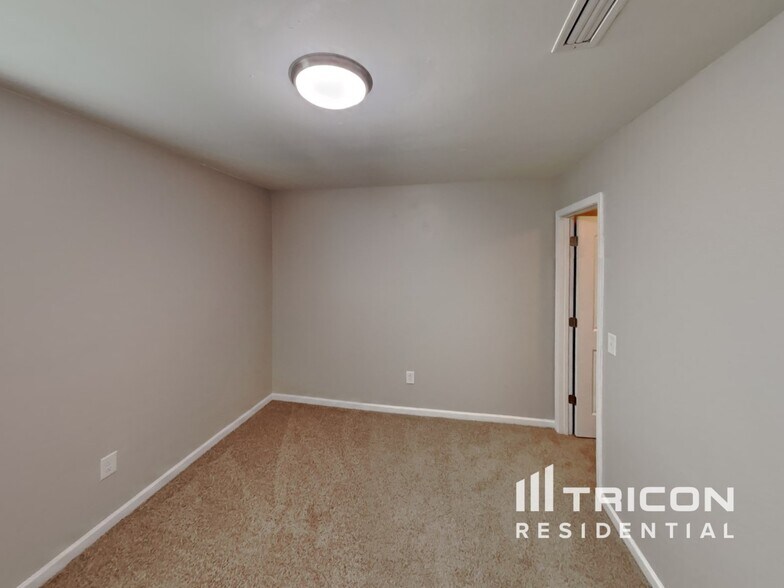 Building Photo - 971 Bitting Hall Cir