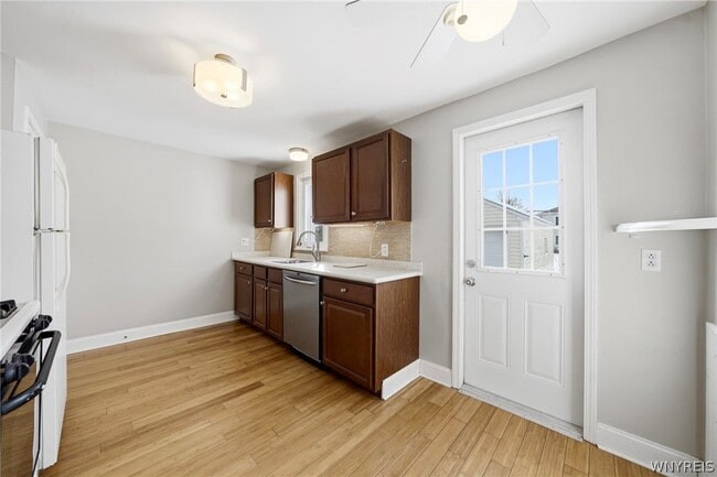 Building Photo - 38 Harvest Ave