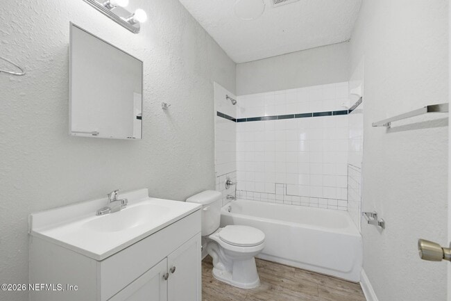 Building Photo - 3055 2nd St Cir
