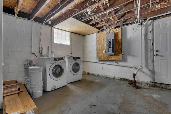 Building Photo - 43-45 N Chase Ave