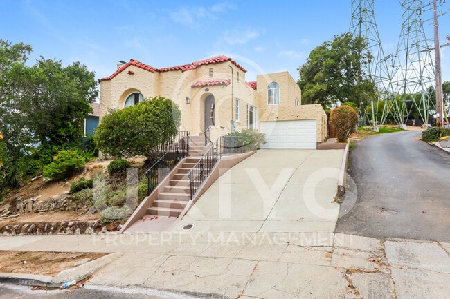 Building Photo - 4753 El Centro Ave