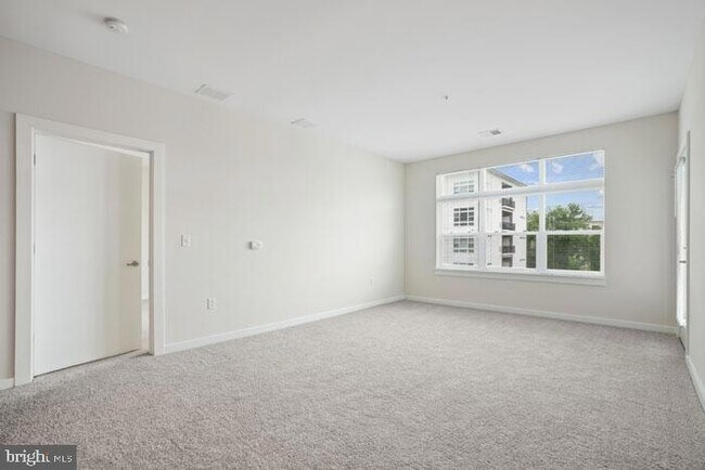 Building Photo - 131 Bridge Street Unit 1B-2-2420
