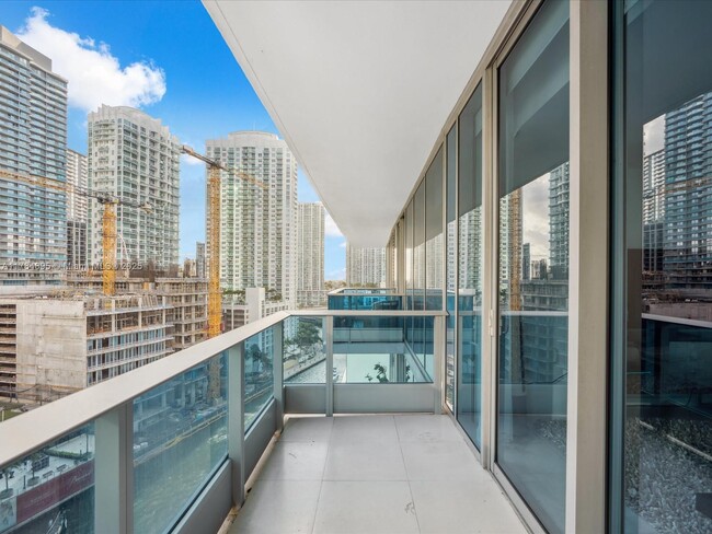 Building Photo - 200 Biscayne Blvd Way