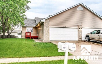 Building Photo - 4 Bedroom 2 bathroom near Memorial middle ...