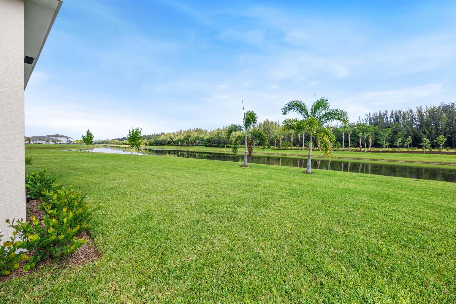Building Photo - 15144 Wildwood Cir