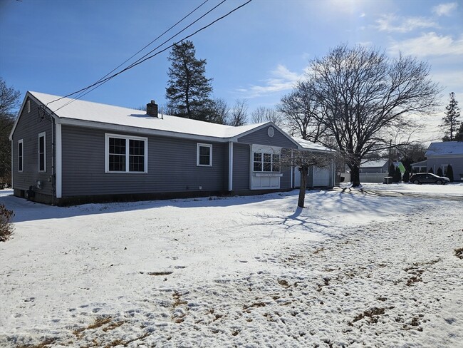 Building Photo - 347 Hartford Ave