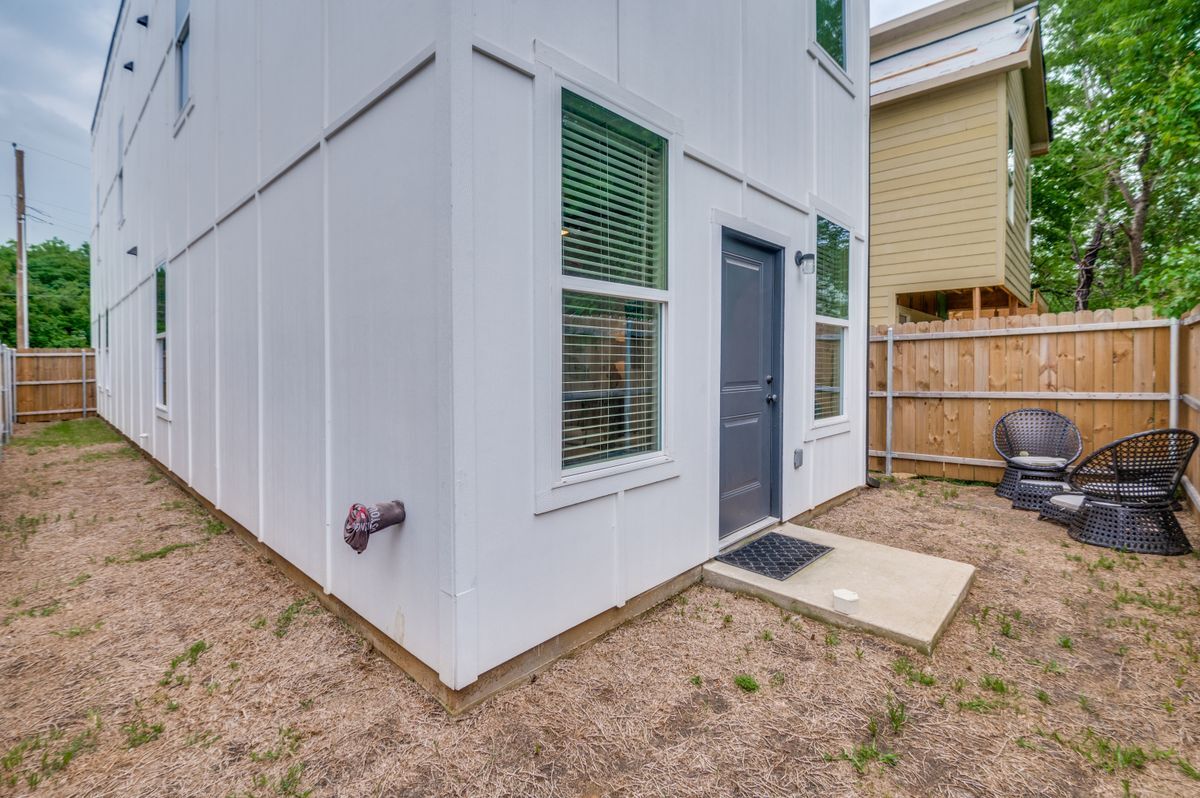 Building Photo - 2325 Budd St