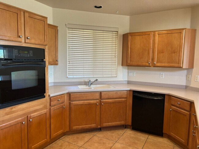 Building Photo - 13798 E Fiery Dawn Dr