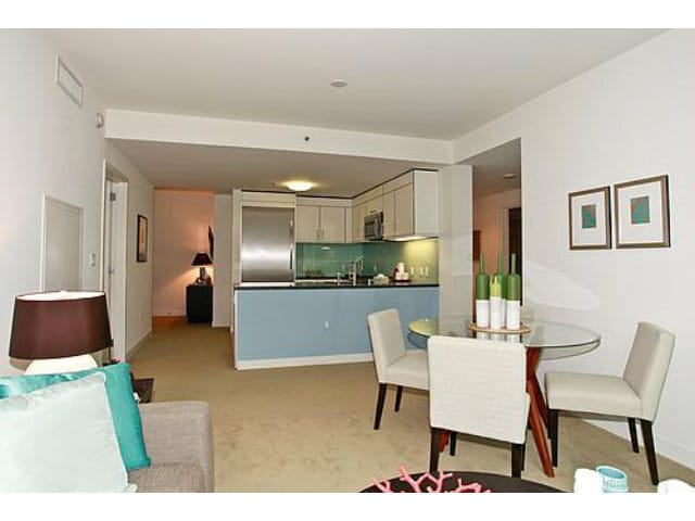 Building Photo - 301 Main St