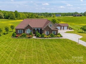 Building Photo - Gorgeous 3 Bed/2 Bath Home for Rent