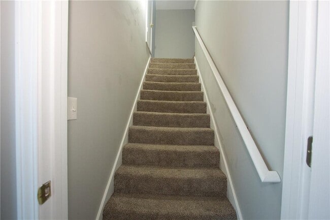 Building Photo - 350 Windermere Dr