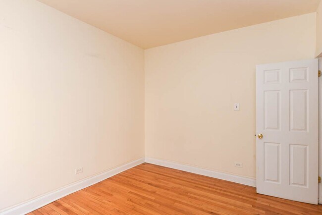 Building Photo - 1532 N Kedzie Ave