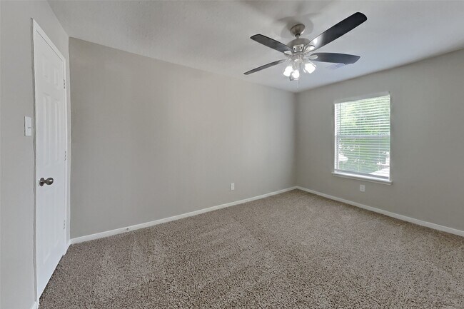 Building Photo - 19034 Village Maple Ct
