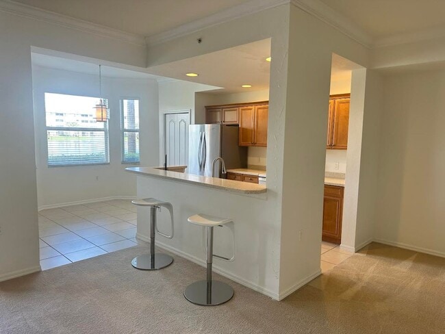 Building Photo - 2 bed/2 bath Condo in Popular Osprey Cove! Lake Views!!