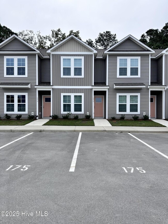 Building Photo - 175 Loren Rd