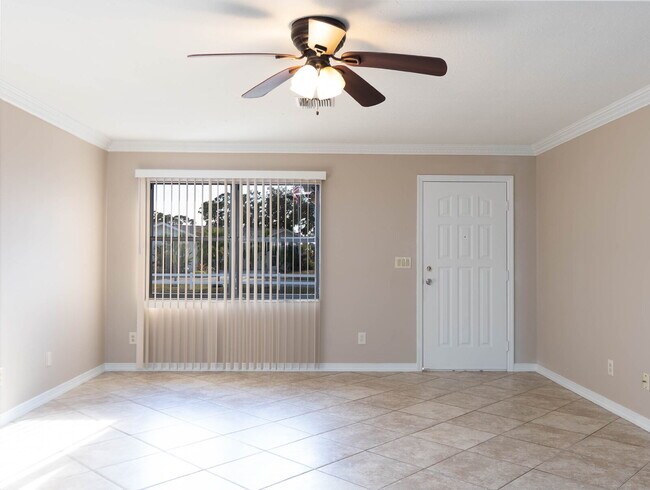 Building Photo - MOVE IN WITH ZERO DEPOSIT - UPDATED 3 BEDROOM HOME IN VENICE