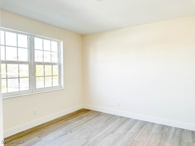 Building Photo - 15901 Pointe Cir