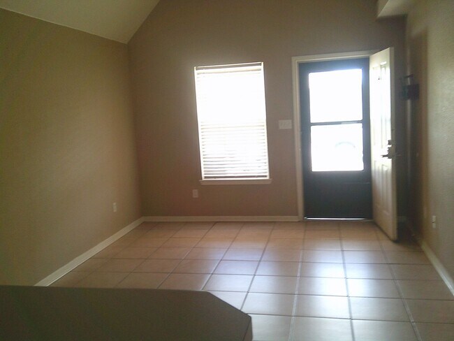Building Photo - 3511 Westwood Dr