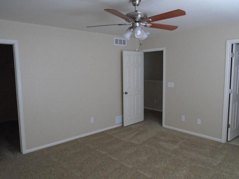 Building Photo - 1020 Quail Cir