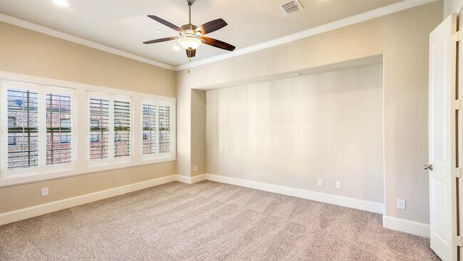 Building Photo - 2191 Helsminster Dr