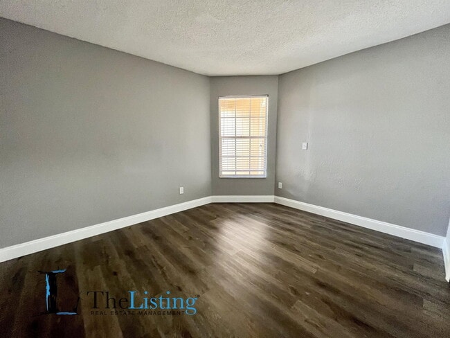 Building Photo - 853 Heather Glen Cir