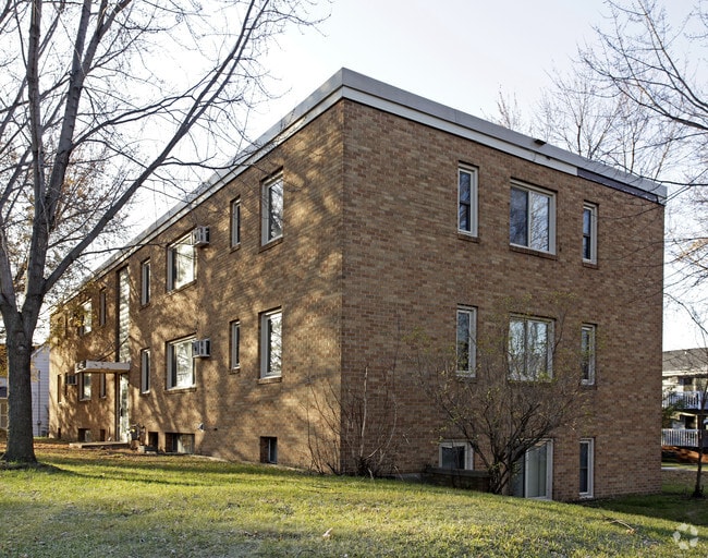 Primary Photo - 525 7th Ave N