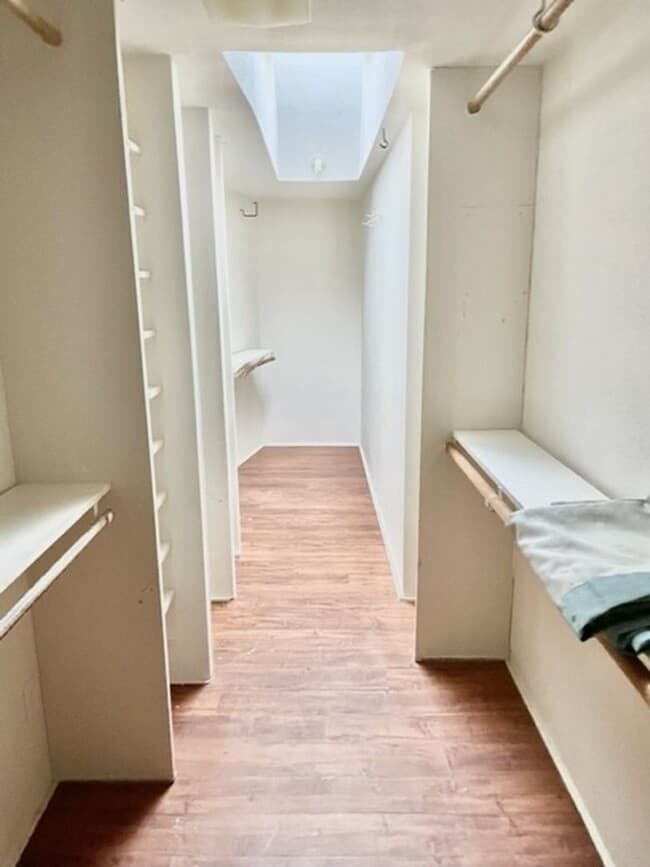 Building Photo - Ranch Style Farm