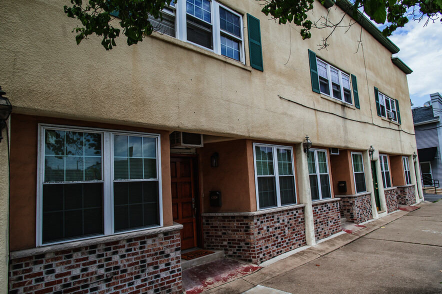 Building Photo - 1002 Wyoming Ave