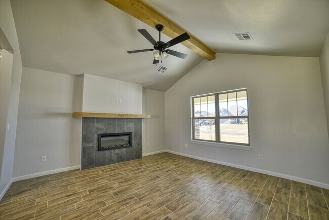 Building Photo - Brand New Home in Washington!